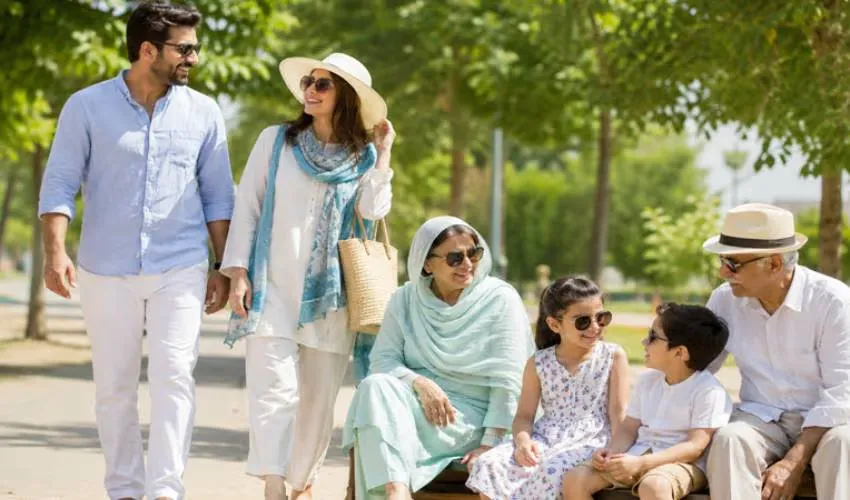 Best Clothing for Heatwaves and Extreme Summer Heat