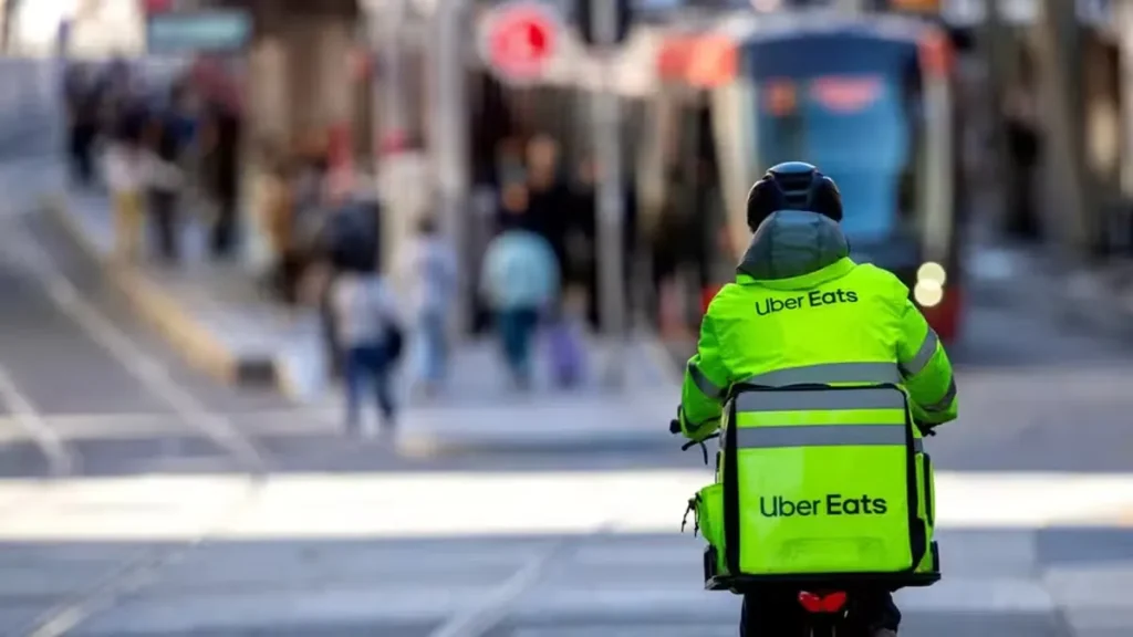 Australia Sets World-First Minimum Pay for Gig Delivery Workers