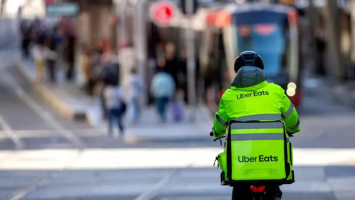 Australia Sets World-First Minimum Pay for Gig Delivery Workers