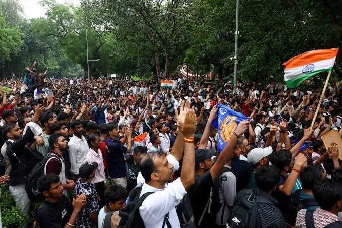 Resistance Beyond Borders: Lesson for Pakistani Youth