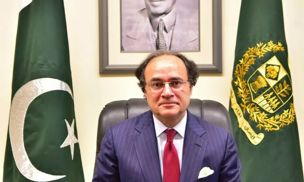 Pakistan Targets B+ Credit Rating by Next Fiscal Year