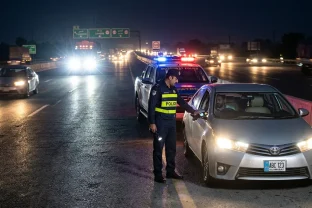 Motorway Police Launches Campaign Against Unnecessary High-Beam Use