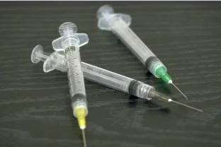 Pakistan Paediatric Association Urges DRAP to Exempt 10cc Syringes From Ban