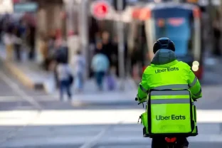 Australia Sets World-First Minimum Pay for Gig Delivery Workers