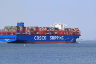 Cosco Suspends Gulf Shipping as Strait of Hormuz Closes Amid US-Israel Strikes on Iran