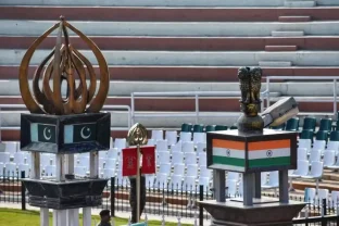 Ayushmann Khurrana, Sara Ali Khan Trolled at Wagah Border